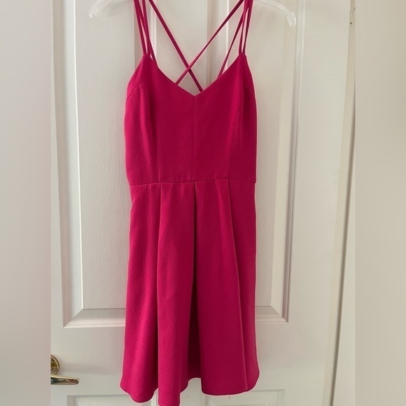 Lulu’s Strappy Fit & Flair Lined Pleated Zip Back Dress Size Small Pink/Fuschia - Picture 1 of 7